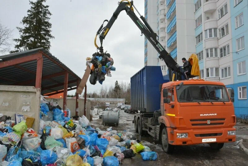 Вывоз бытового мусора в Отрадном с погрузкой в октябре