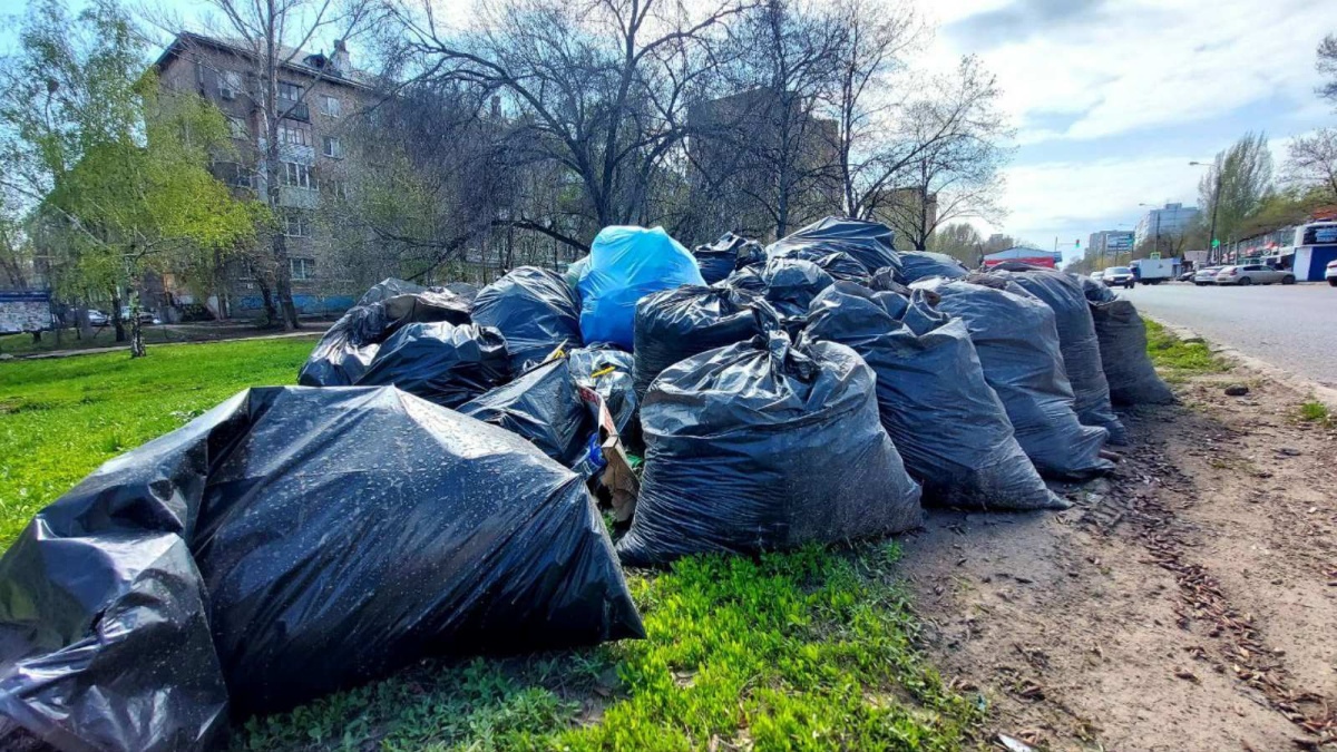 Вывоз и утилизация мусора после субботника в Отрадном в октябре