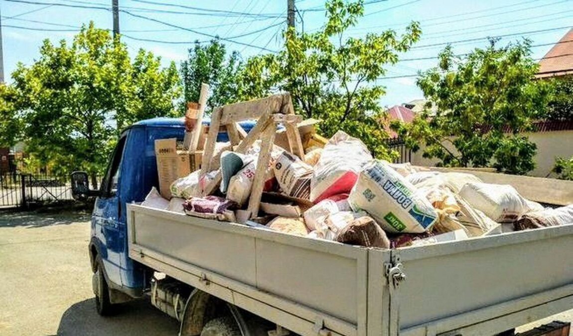 Вывоз мусора Газелью в Отрадном в октябре
