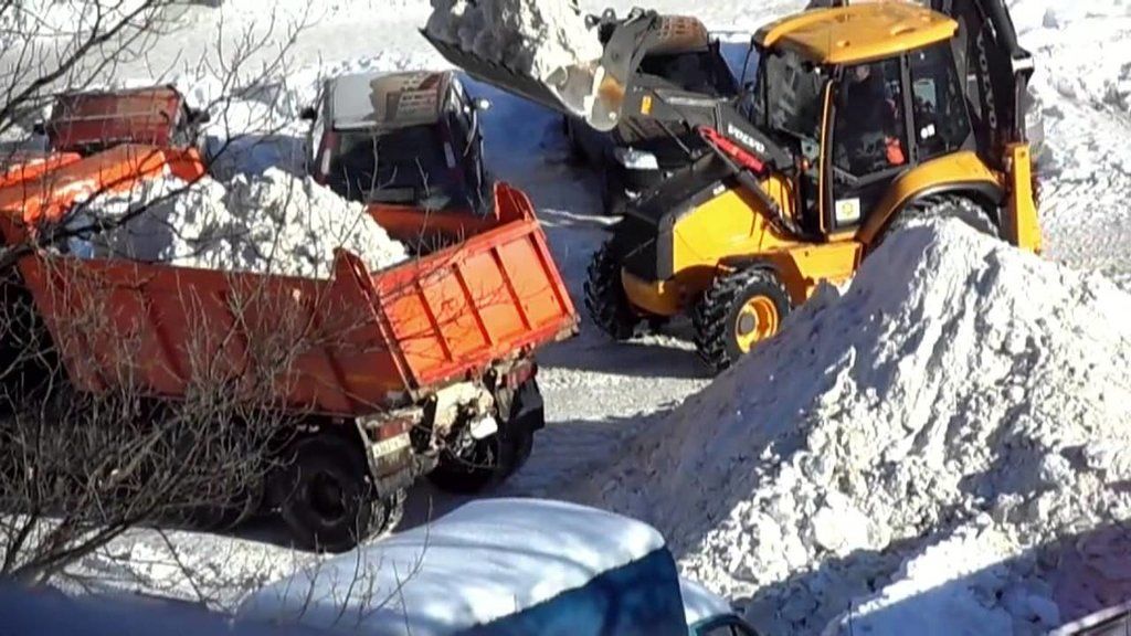 Вывоз снега с погрузкой в Отрадном для организаций и частных лиц в октябре